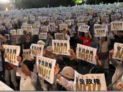 街頭で、世論調査で「戦争法案反対」広がる